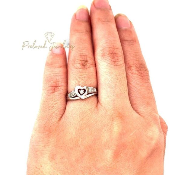10k Heart with Diamonds Ladies Ring - Picture 9 of 10